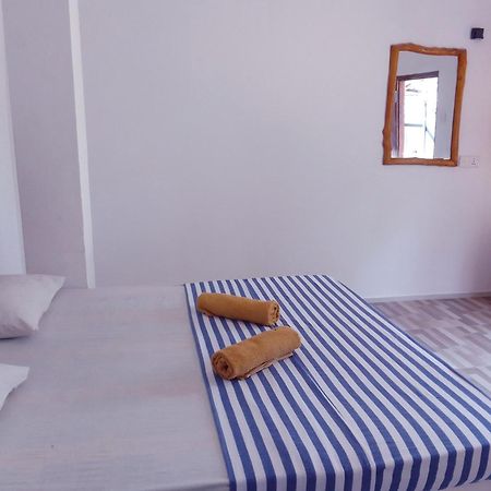 Share Safari House Udawalawe Bed & Breakfast Dış mekan fotoğraf