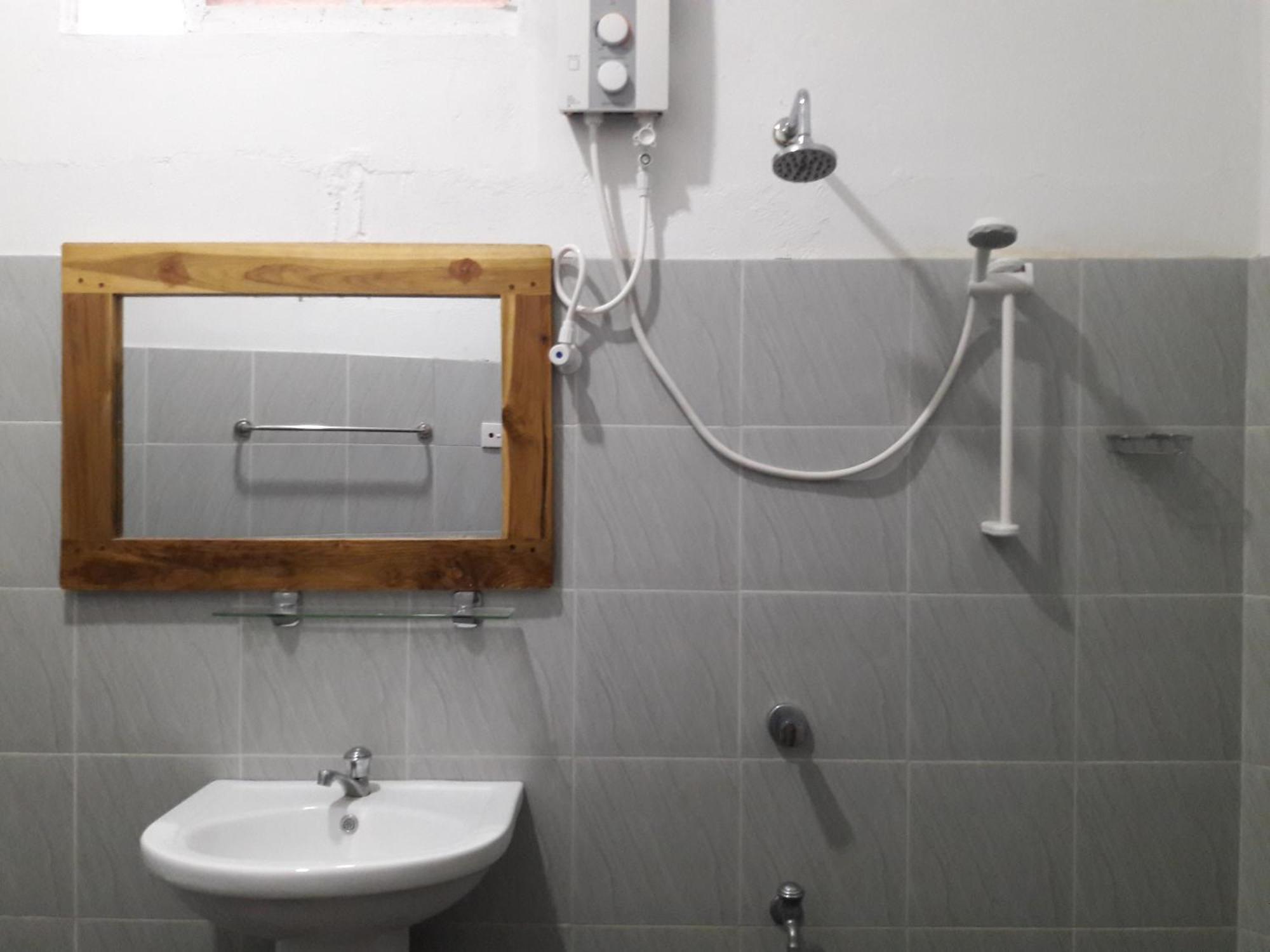 Share Safari House Udawalawe Bed & Breakfast Dış mekan fotoğraf