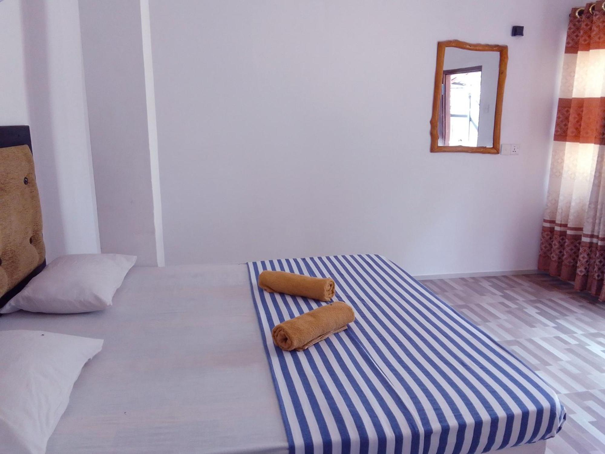 Share Safari House Udawalawe Bed & Breakfast Dış mekan fotoğraf